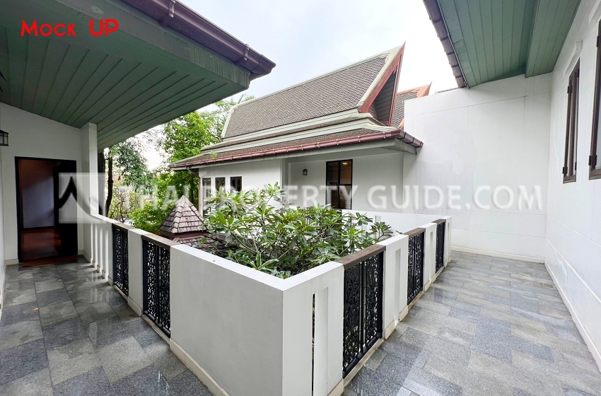 House with Private Pool in Sukhumvit 